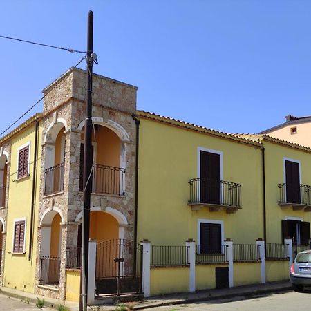 Casa Il Cortile Fiorito Apartment Tortoli Exterior photo